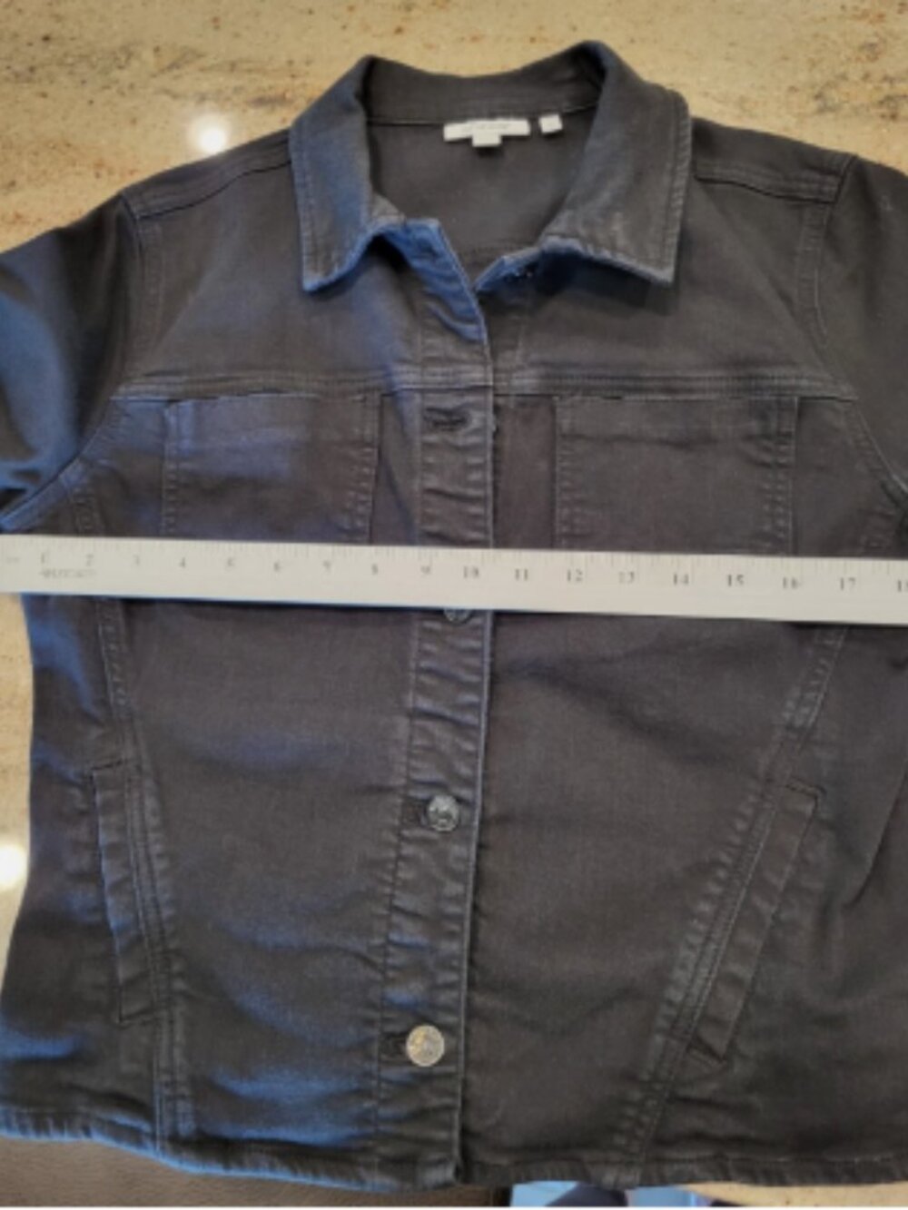 Chico's Size 1 Reg Medium Black Denim Cropped Jean Jacket 20 in length 4 Pockets - Picture 12 of 13